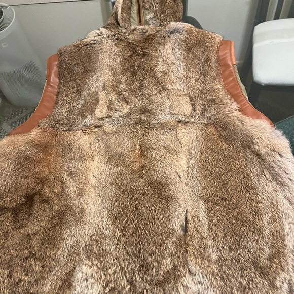 Faux Fur Vest with Brown Accents - Picture 4 of 4